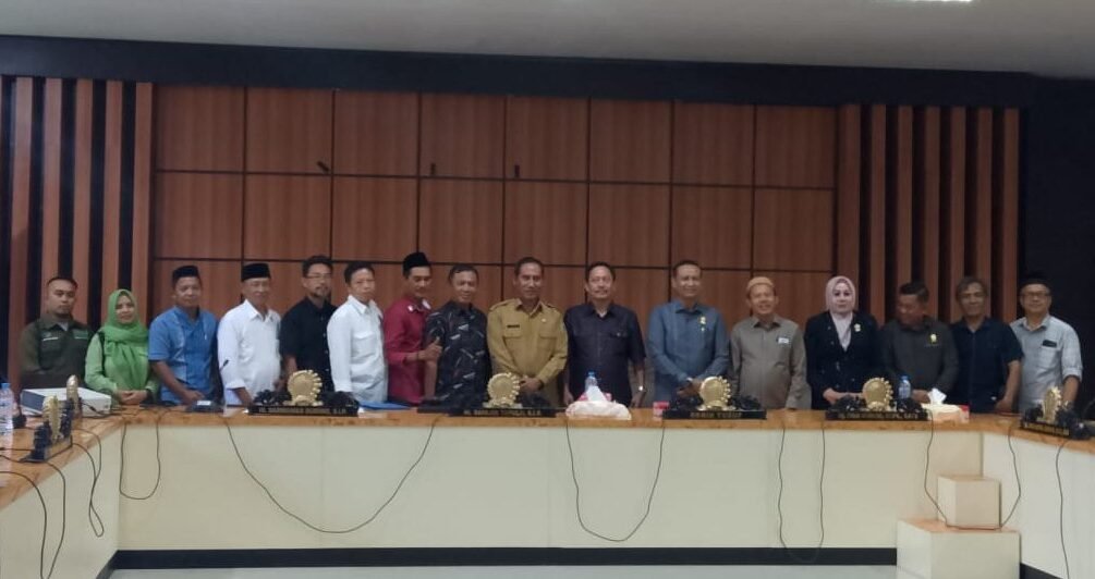 Komisi 1 DRPRD Kota Gorontalo bersama Tim 9 Pengembangan Destinasi Religi Masjid Hunto Kota Gorontalo