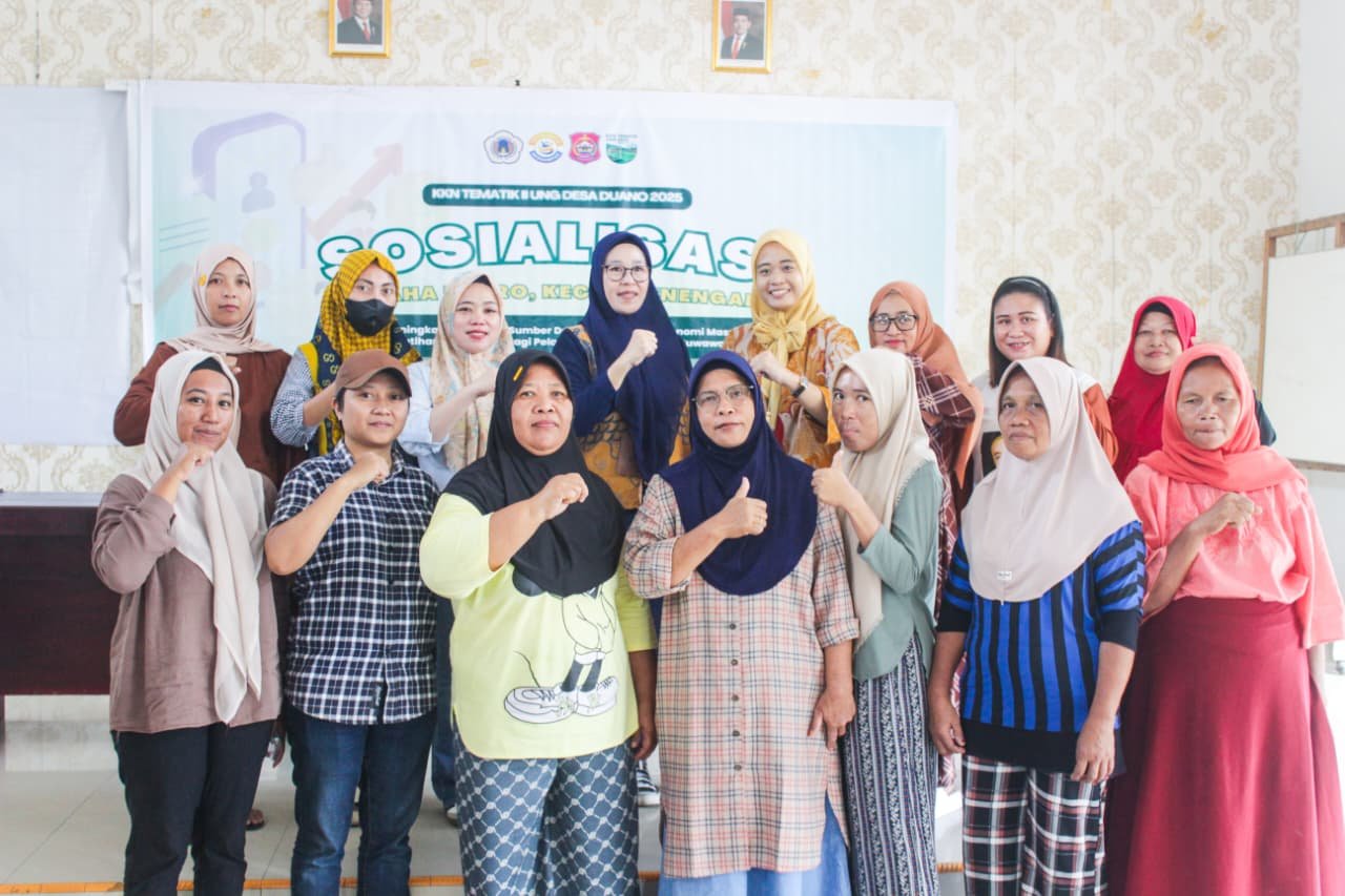 Ibu Rumah Tangga di Desa Duano Mengikuti SosialisasiUMKM oleh Mahasiswa KKN UNG Desa Duano. (Foto: Annahdlah)