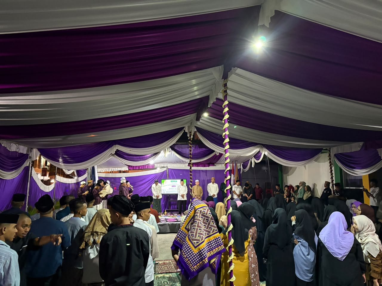 Suasana Penutupan PKKMB UNUGo dan Lailatul Ijtima. (Foto:humasunugo)