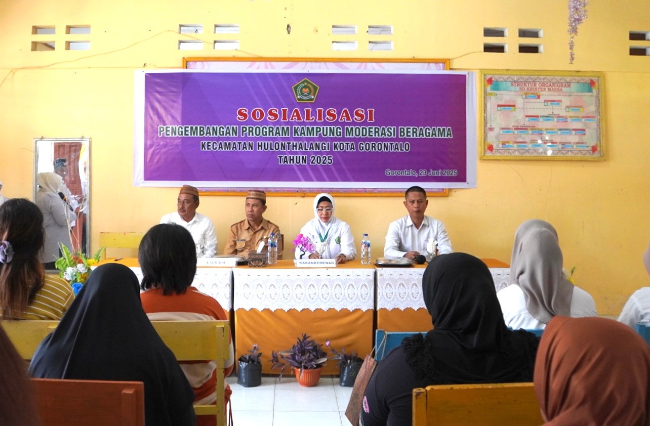 Kementrian Agama Kota Gorontalo Gelar Sosialisasi Pengembangan Kampung Moderasi Beragama di Hulonthalangi, Sarana Jaga Kerukunan Umat. (Foto: Humas Kemenag Kota Gorontalo)