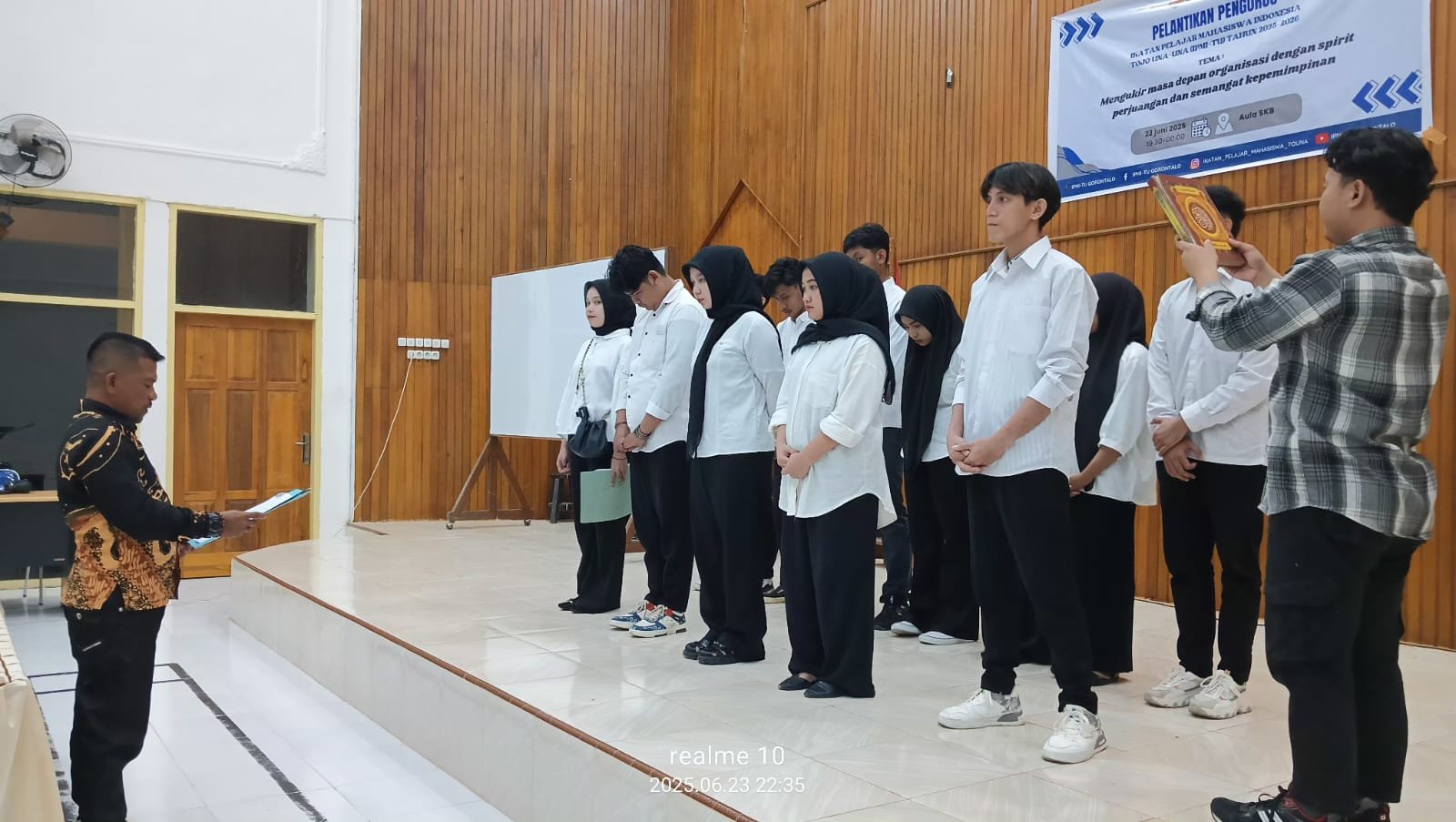 Ketua Dewan Pendiri Organisasi IPMI TU Provinsi Gorontalo, Muhammad Fajrin Arsyad Saat Melantik Pengurus IPMI TU Gorontalo Periode 2025 = 2026 di Aula SKB Kota Gorontalo. (Foto: annahdlah)