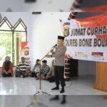 Kapolres Bonbol AKBP Supriantoro saat memberi arahan