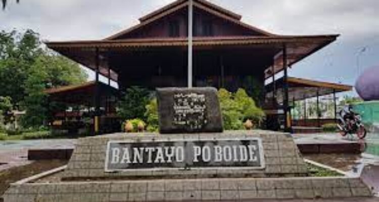 Keterangan foto : Banthayo Poboide