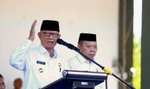 Bupati Bone Bolango, Ismet Mile bersama Wakil Bupati Risman Tolingguhu, memulai pemerintahannya dengan memberikan arahan pembinaan dihadapan ASN Bonbol. (Foto: Humas Bonbol)