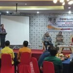 Plt. Bidang Pemerintahan sekda Provinsi Gorontalo, saat membuka dan memberi arahan Persiapan Apel Siaga dan Satlinmas 2025, bertempat di Hotel Eljie Kota Gorontalo. (Foto: Annahdlah)