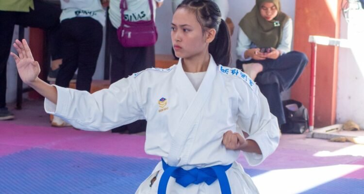 Vioana M.A Muda Juara 1 Karate Putri dalam ajang Olimpiade Olahraga Siswa Nasional (O2SN) tingkat Provinsi yang digelar pada 24 Juli 2025 di PPLP Gorontalo. (Foto: annahdlah)