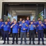 Kasatpol PP Provinsi Gorontalo, Taufik Sidiki bersama Kabid. Damkar Linmas Agus Maliki dan Tim Damkar Satpol PP provinsi Gorontalo. (Foto: Humas Satpol PP)