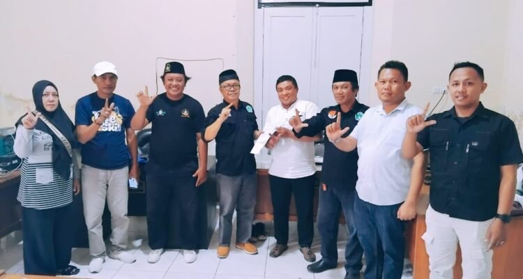 Para Pengurus PSNU pagar Nusa cabang Kota Gorontalo, Melakukan Audense Silaturrahim di Kantor Kesbangpol Kota Gorontalo. (Foto: Annahdlah.com)