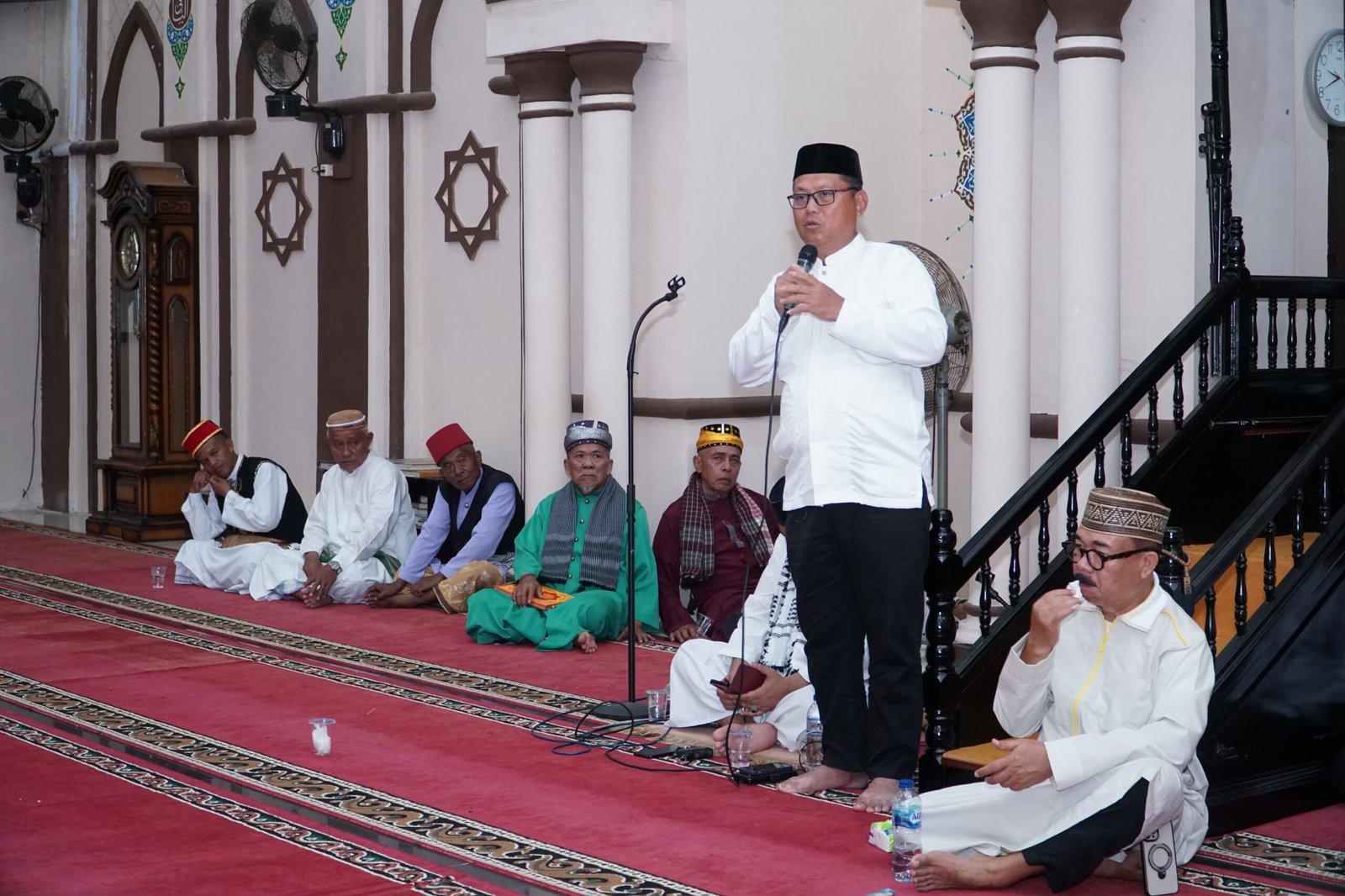 Bupati Gorut Thariq Madanggu memberikan sambutan Hari Asyura 1447 H. (Foto: Humas Gorut)