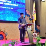 Gubernur Gusnar Ismail saat memberikan sambutan pada acara Pelantikan IKA PMII Kota dan Kabupaten se Provinsi Gorontalo Masa Khidmat 2025 - 2030, bertempat di Hotel Aston Kota Gorontalo, Senin 11/08/2025. (Foto: Annahdlah)