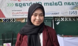 Safna Rusdi, Mahasiswi UNG yang Menulis Kembali Mimpinya dengan Kaligrafi, Annahdlah.com Safna Rusdi Mahasiswi Fakultas Sastra dan Budaya Universitas Negeri Gorontalo (UNG). (Foto: Annahdlah)