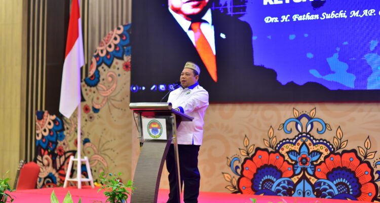 Sambutan Arahan Ketum PB IKA PMII Fathan Subchi dalam rangka Pelantikan PC IKA PMII se Gorontalo Masa Khidmat 2025 - 2030 di Aston Hotel Gorontalo. (Foto: Annahdlah)