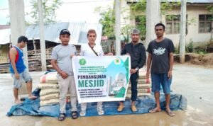 Yayasan Pohuli Ilmu Ilomata Salurkan Bantuan Pembangunan Masjid. (Foto: Annahdlah)
