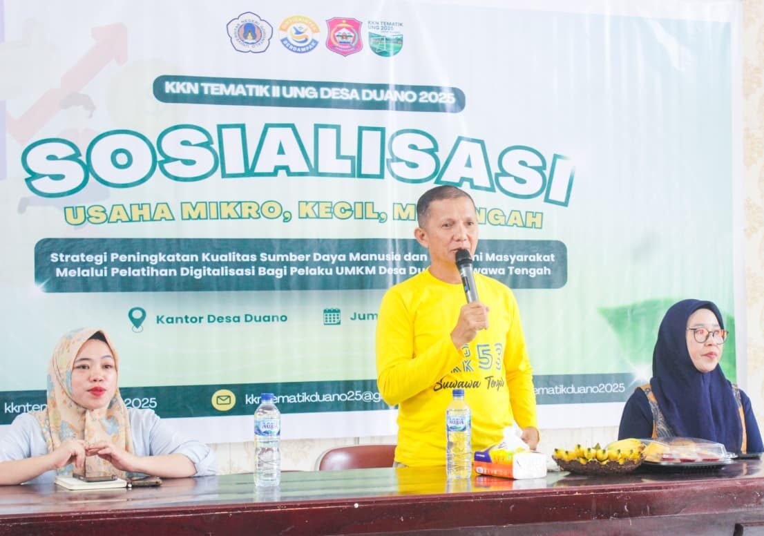 Mahasiswa KKN Tematik UNG Desa Duano, Sosialisasi UMKM Bagi Ibu RT, Annahdlah.com Camat Suwawa Tengah Noldi Biga saat memberikan sambutan membuka Sosialisasi UMKM di Desa Duano. (Foto: Annahdlah)