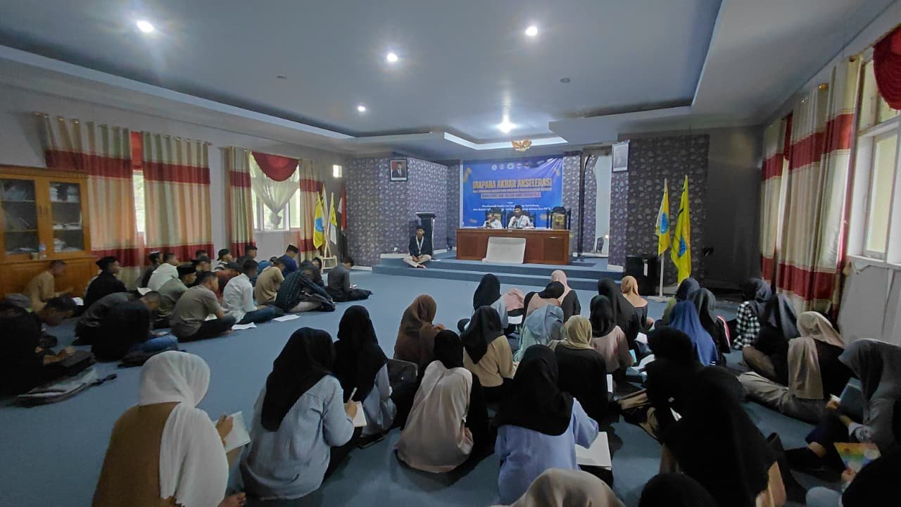 MAPABA PMII Komsat IAIN Gorontalo, Hadirkan IKA PMII Sebagai Pemateri, Annahdlah.com Ketum IKA PMII Cab. Kota Gorontalo Sahabat Muchlis S.Huntua dan Wakil Ketua Sahabat Fadly Alamri memberikan materi Peserta Mapaba PMII Komsat IAIN Sultan Amai Gorontalo di Aula Kampus 2 Kabgor. (Foto: Annahdlah)