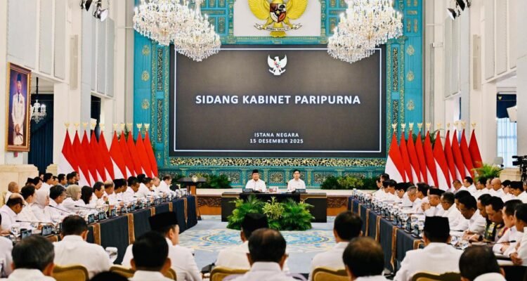 Sidang Kabinet Paripurna (SKP) bersama Presiden Prabowo Subianto, di Istana Negara, Jakarta, Senin 15 Desember 2025. Foto: (bpmi-setpres-2025)