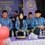 Gubernur Gorontalo, Dr. Ir. H. Gusnar Ismail, M.M., dan Wakil Gubernur, Ir. Hj. Idah Syahidah Rusli Habibie, M.H., memimpin langsung jalannya Apel Akbar peringatan Hari Ulang Tahun (HUT) ke-54 KORPRI dan HUT ke-25 Provinsi Gorontalo. Foto: (Annahdlah)