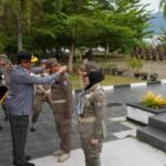 Gubernur Gorontalo Gusnar Ismail Menutup Seluruh Rangkaian Kegiatan Dklatsar I Satpol PP Provinsi Gorontalo. Foto: (Dok.Humas Satpol PP)