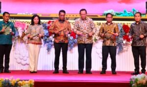 Menteri Hukum HAM RI Supratman Andi Agtas, meresmikan 729 Pos Bantuan Hukum (Posbakum) desa dan kelurahan se Provinsi Gorontalo; Jumat 28/11/2025 di Gedung Azalea, Kota Gorontalo. Foto: (Kominfotik)