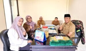 Pengurus Wilayah (PW) Ikatan Pelajar Putri Nahdlatul Ulama (IPPNU) Provinsi Gorontalo melakukan kunjungan Silaturahim, diterima Kabid Pemuda Disparekrafpora, diruang kerjanya. (Foto: Annahdlah)