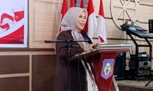 Wakil Gubernur Gorontalo Iddah Syahidah saat memberikan sambutan acara HUT ke 64 PWRI di rujab Wakil Gubernur. (Foto: Annahdlah)