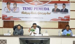Ketua Komisi 3 Deprov Hj. Espin Tulie bersama Kadis Disparekrafpora Prov. Gorontalo, Kabid Pemuda dan Peserta Temu Pemuda Gorontalo. (Foto: Annahdlah.com)