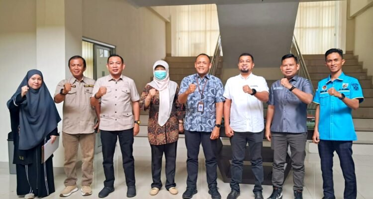 Kunker Komisi IV DPRD Provinsi Gorontalo, Kabid Pemuda Disparekrafpora, KNPI Gorontalo dan Tim Badan Perwakilan Gorontalo di Jakarta, bersama Kepala balai Pemuda dan Olahraga Dinas Pendidikan Pemuda dan Olahraga DI Jogyakarta. (Foto: Annahdlah)