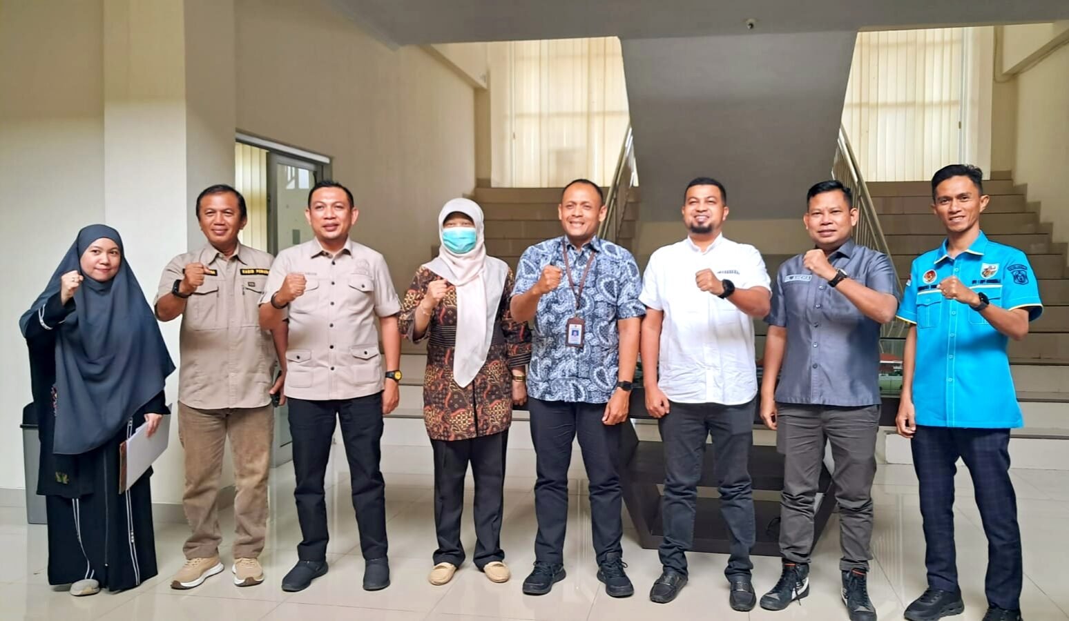 Kunker Komisi IV DPRD Provinsi Gorontalo, Kabid Pemuda Disparekrafpora, KNPI Gorontalo dan Tim Badan Perwakilan Gorontalo di Jakarta, bersama Kepala balai Pemuda dan Olahraga Dinas Pendidikan Pemuda dan Olahraga DI Jogyakarta. (Foto: Annahdlah)