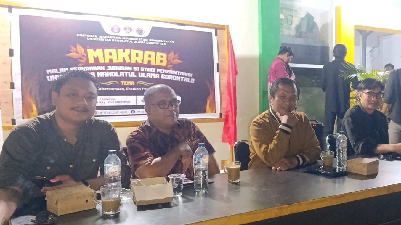 Muchlis S.Huntua Dosen Pengajar dan Kabid Pemuda bersama para dosen Study Pemerintahan UNU Gorontalo. (Foto:Annahdlah)